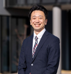 写真03: 当社取締役である福島 孝之が東京情報デザイン専門職大学の「教育課程連携協議会」委員に選任