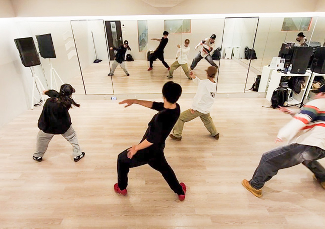 写真05: 「東京都スポーツ推進企業」に9年連続認定。