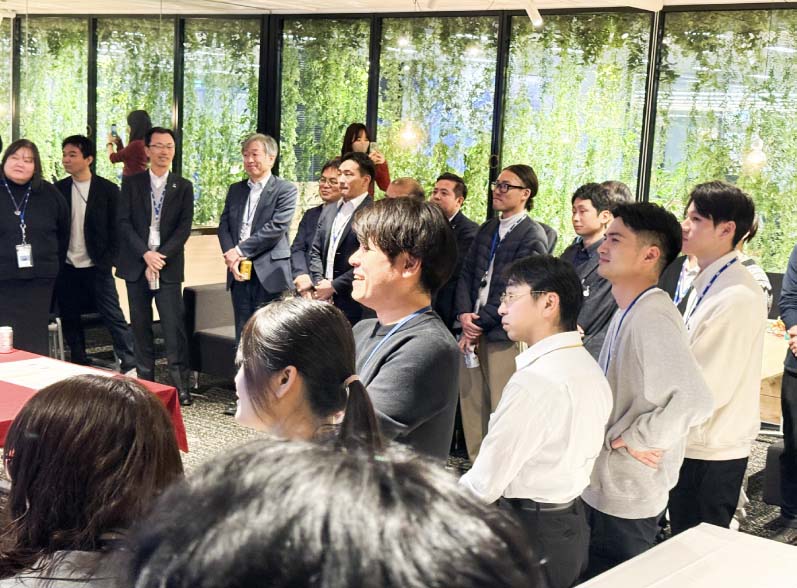 写真07: 東京本社新年会を実施