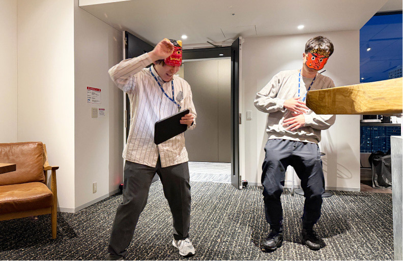 写真09: 豆まきを実施