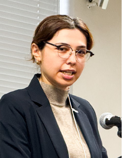 写真08: Outsourcing 事業部コミュニケーションMTGを実施。