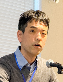 写真16: Outsourcing 事業部コミュニケーションMTGを実施。