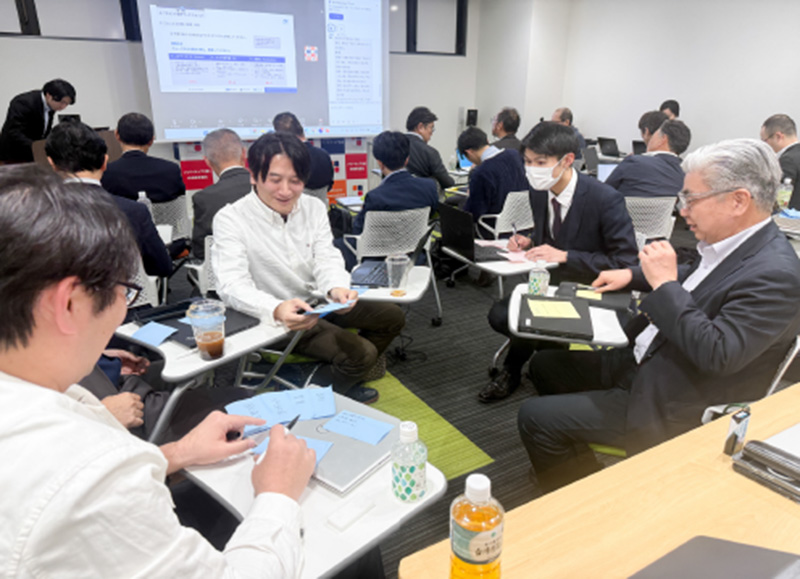 写真09: 【SAJ主催】当社代表取締役の鈴木が委員長を務める、SAJ人材委員会にて「AI時代の人材」をテーマとしたワークシップを実施。